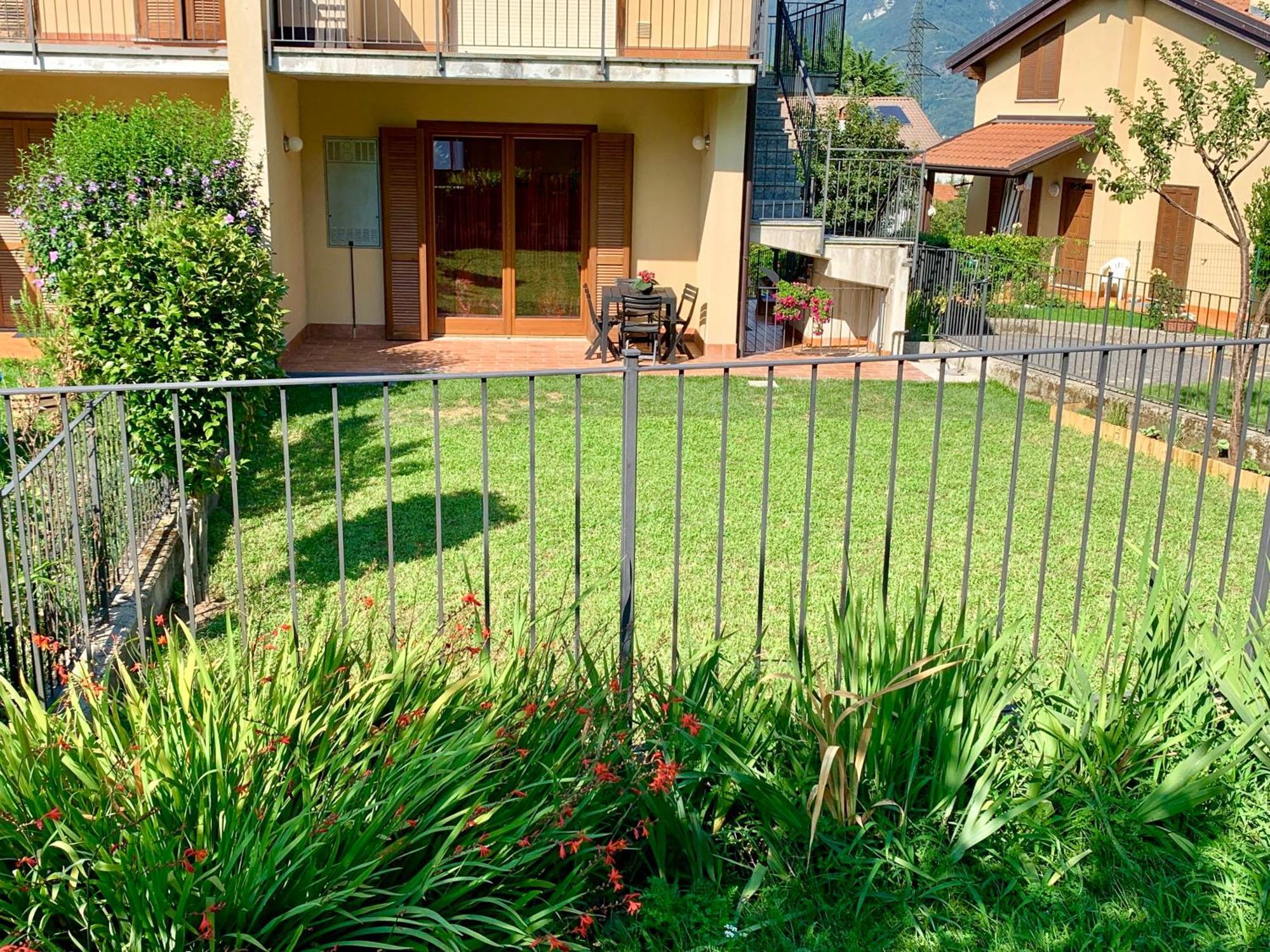 Strawberry House Villa Colico Exterior foto